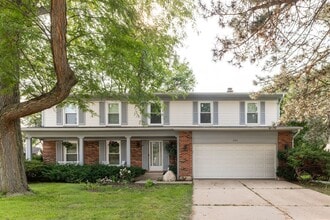 Building Photo - 520 Highland Grove Dr