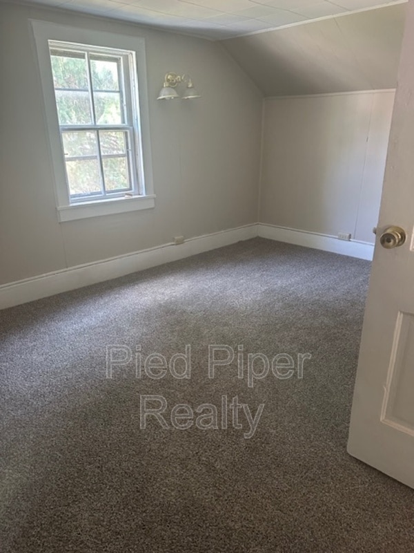 Building Photo - 404 N Nursery Ave
