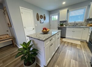 Building Photo - 5 Kimberling Blvd