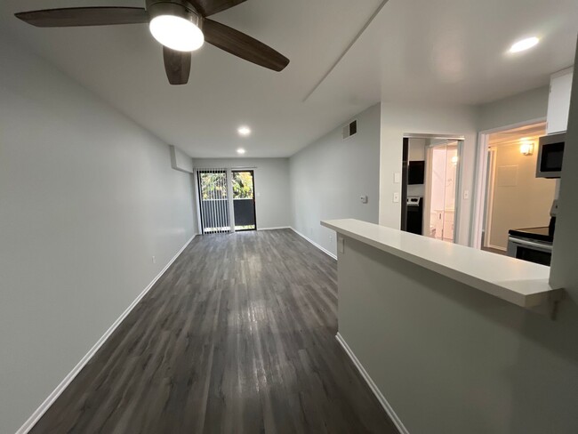 Interior Photo - 951 S. Oxford