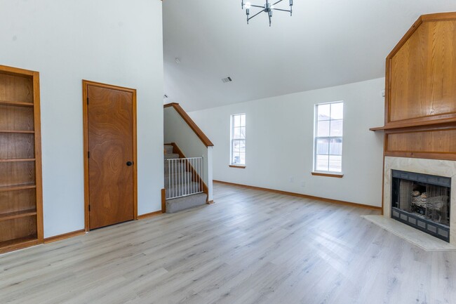 Building Photo - Rent to Own Available in Moore, Ok!