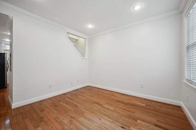 Building Photo - Charming 2 Bedroom in Foggy Bottom