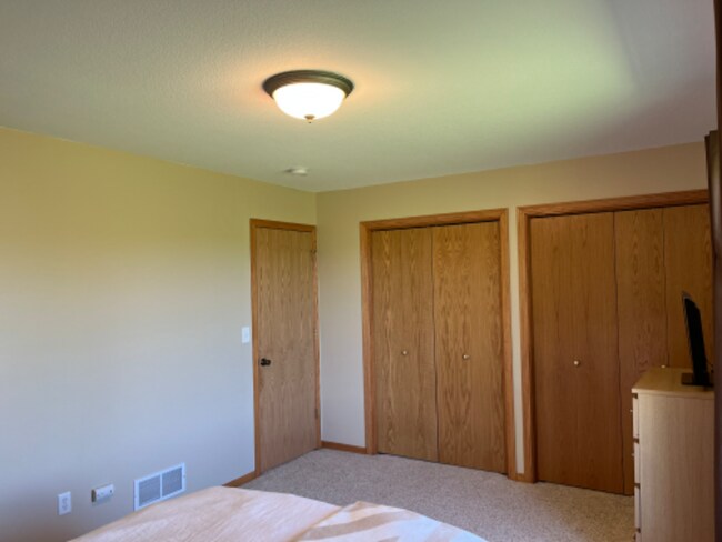 Foto del edificio - 2922 Kenosha Dr NW