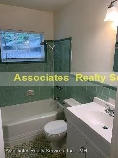 Building Photo - 4 br, 2.5 bath Apartment - 304 NW 36th DR