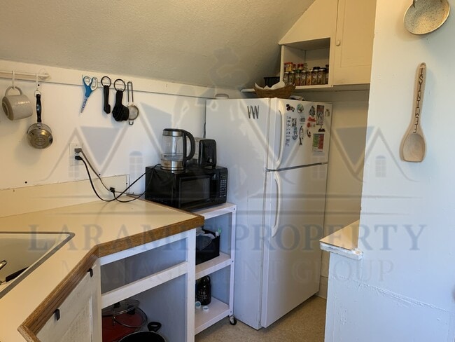 Building Photo - 1 Bedroom 1 Bathroom Apartment