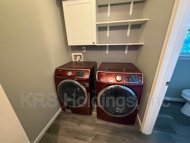 Building Photo - 3 Langholm Ct