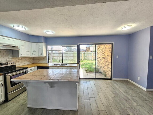Foto del edificio - 16827 Kilwinning Dr