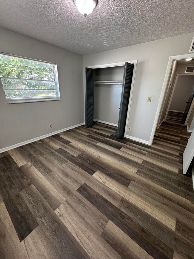Foto del edificio - 4510 Parker Ave