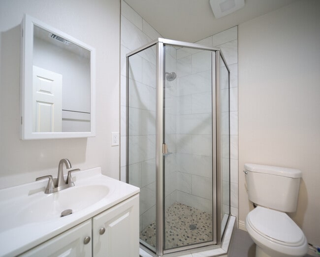 Photo - 120 E Shady Grove Dr House