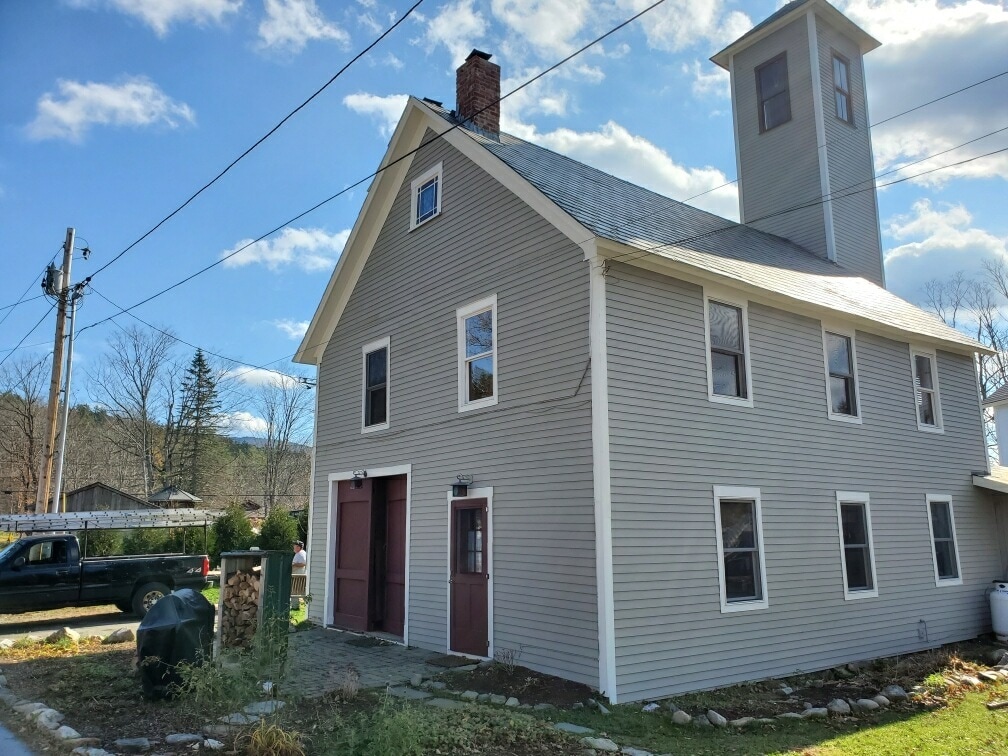 Exterior - 72 Crescent St