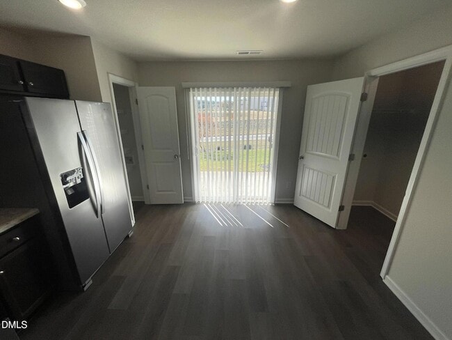 Foto del edificio - 2059 Wiggins Village Dr