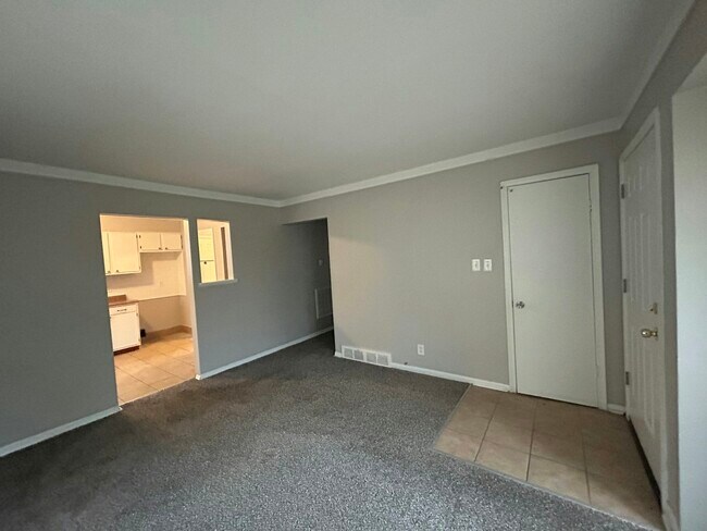 Foto del edificio - 15755 Woodbine Ave