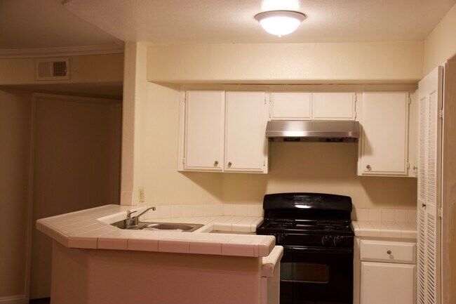 Foto del edificio - 6140 Monterey Rd