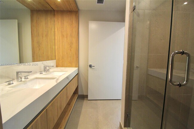 Foto del edificio - 11 NE 6th St