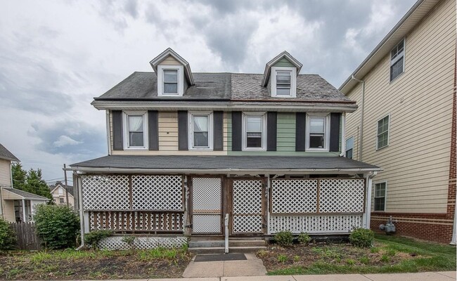 906-908 - 896-908 County Line Rd