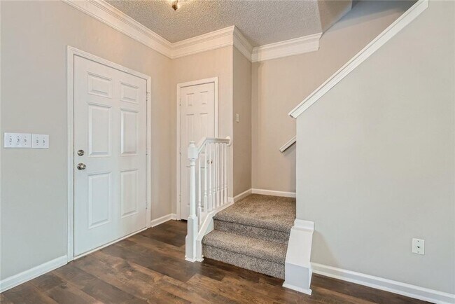 Foto del edificio - 707 Breeze Ln