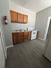 Building Photo - 910 37th St