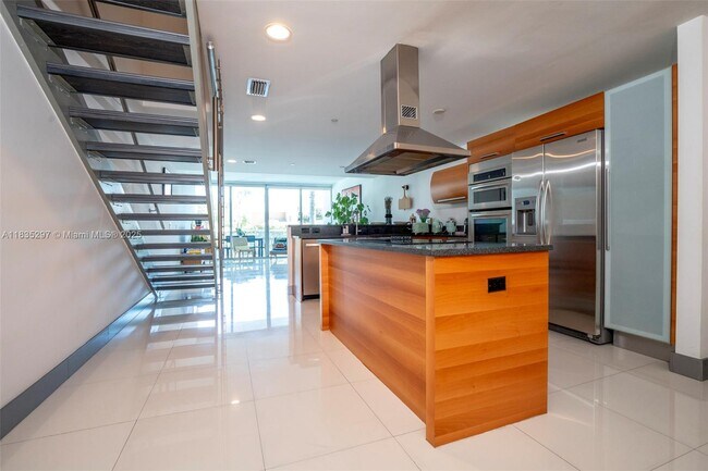 Foto del edificio - 2950 NE 188th St