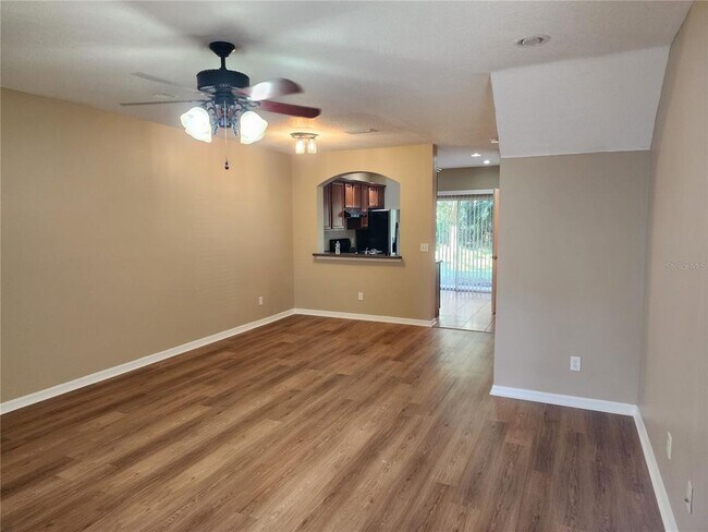 Foto del edificio - 15924 Fishhawk Creek Ln