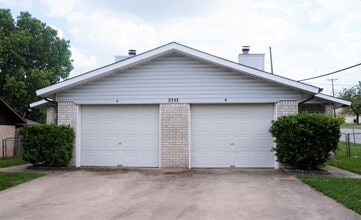 Building Photo - 2112 Hinkle Ave