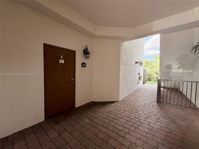 Foto del edificio - 10600 NW 88th St