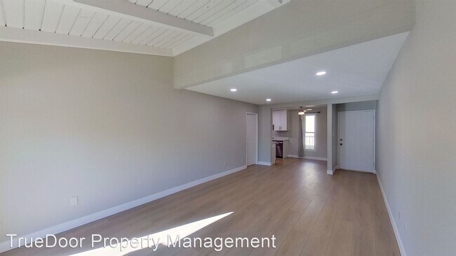 Building Photo - 1 br, 1 bath House - 1010 W MacArthur Blvd...