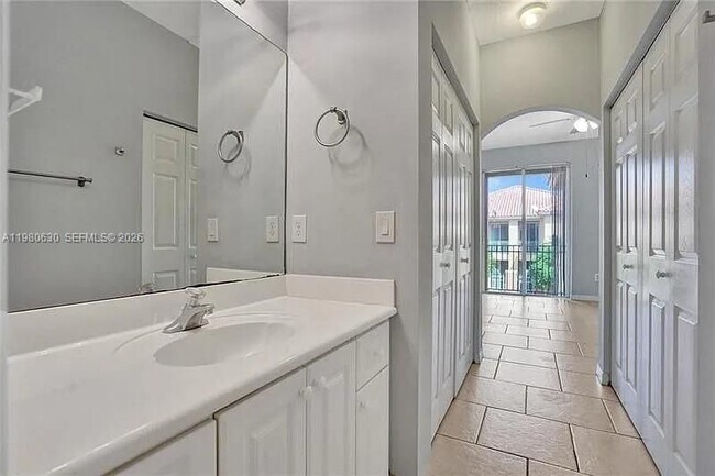 Foto del edificio - 2325 Mariner Ct