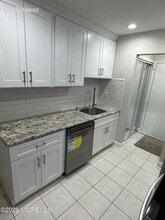 Building Photo - 35 Amberly Dr