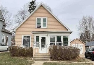 Building Photo - 514 E Garden St