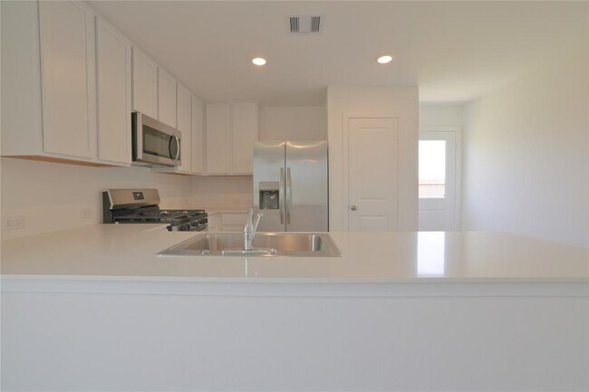 Building Photo - 111 Cedar Elm Ct