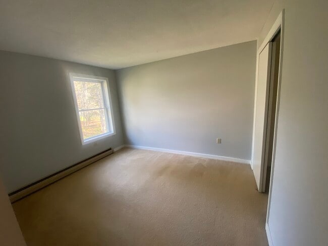 Building Photo - Pinewood Apartments
