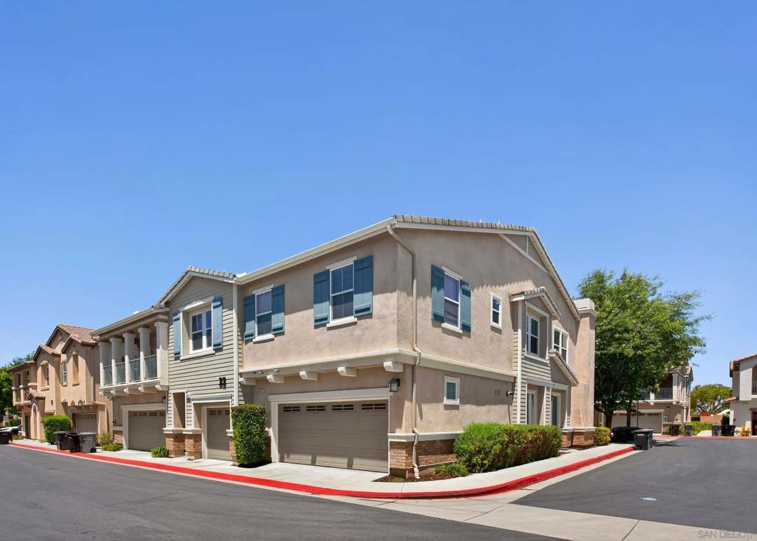Primary Photo - 42921 Avenida Amistad