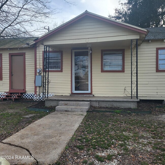 Building Photo - 210 Seafood Ln