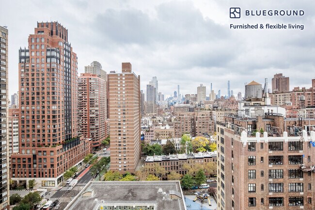 Building Photo - 175 E 96th St