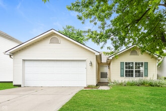 Building Photo - 5136 Hodson Pl