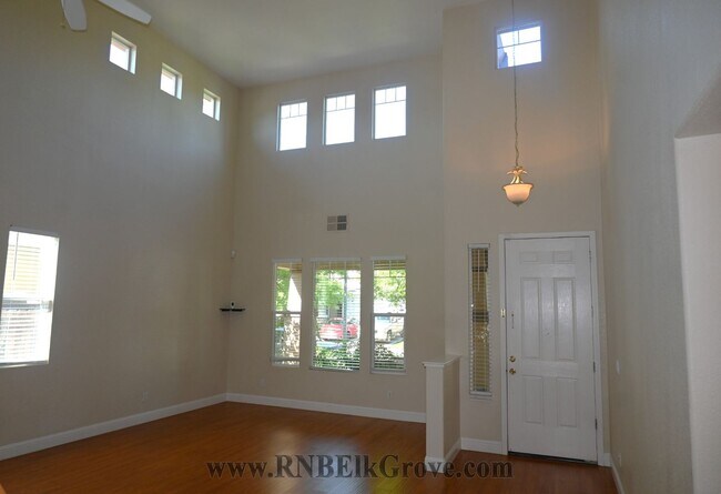 Foto del edificio - Resident Benefit Package Property