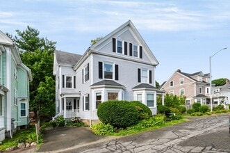 Building Photo - 37 Thorndike St