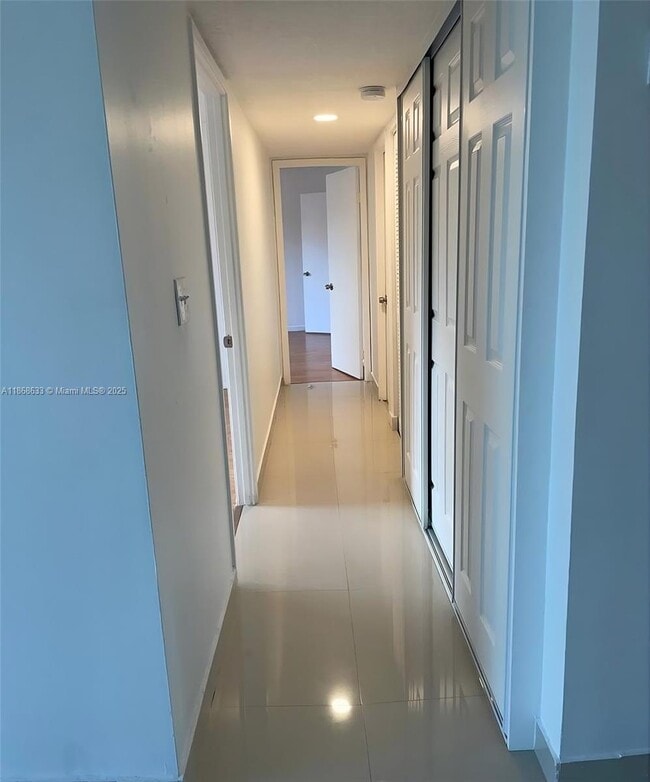 Foto del edificio - 8405 NW 8th St