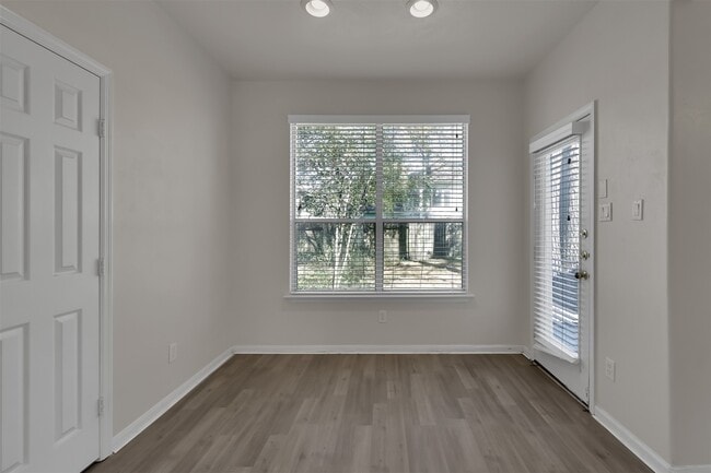 Building Photo - 22 Belcarra Pl
