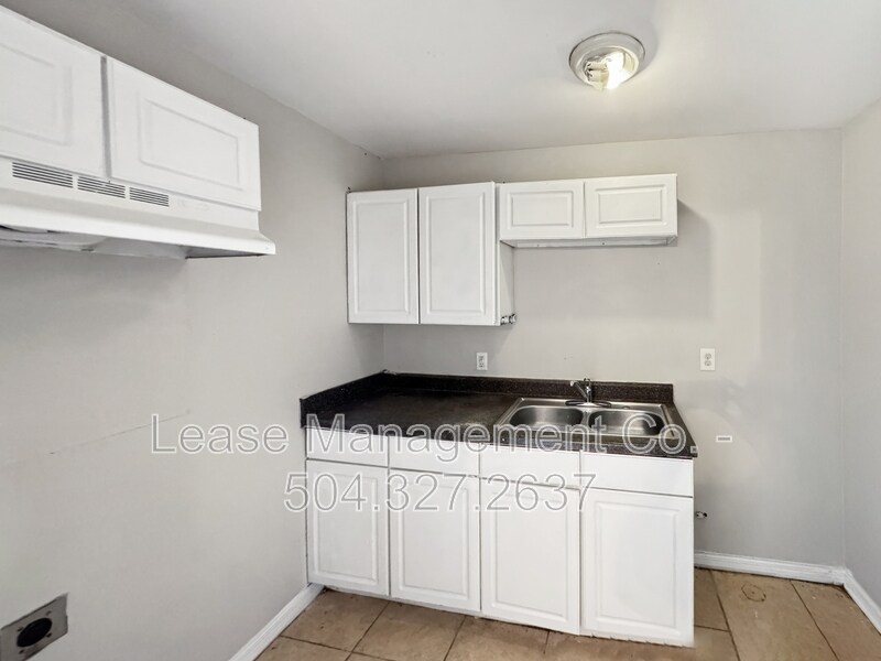 Foto principal - 864 Carmadelle St