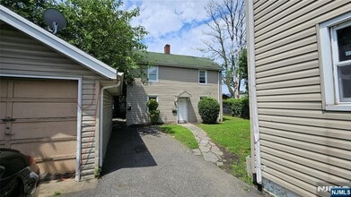 Building Photo - 309 Hudson St