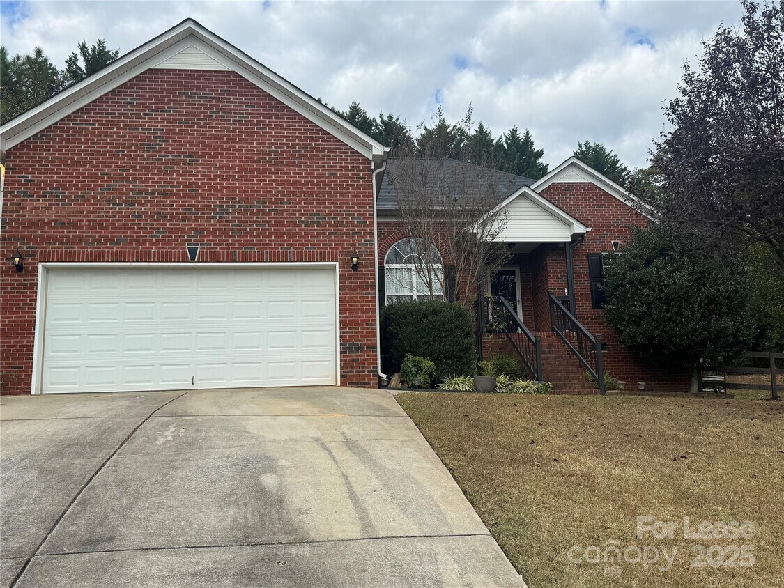 Primary Photo - 3802 Cassidy Dr