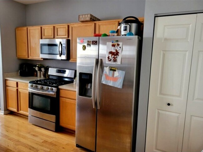 Foto del edificio - 453 Pine Lake Cir