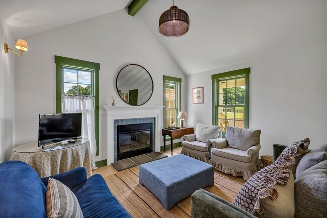 Building Photo - 265+ acre horse farm in Leipers Fork, TN