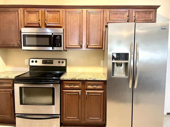 Building Photo - 4905 Rock Creek Rd