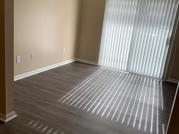 Foto del edificio - 125 E Rosebay Ln