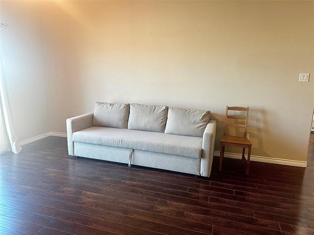 Foto del edificio - 1100 W Trinity Mills Rd