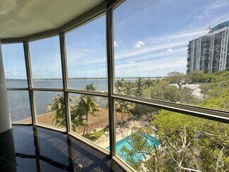 Building Photo - 2025 Brickell Ave