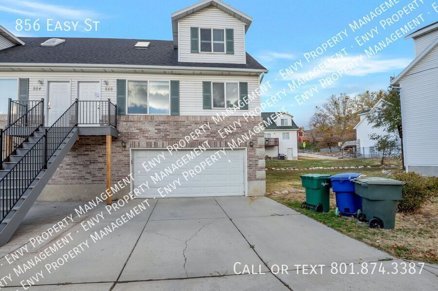 Primary Photo - Spacious 3 Bed - 2 Bath - Pet Friendly - 2...