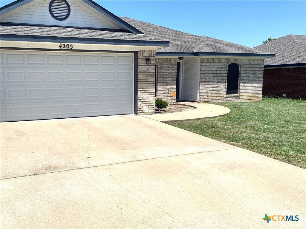 Primary Photo - 4205 Lonesome Dove Dr